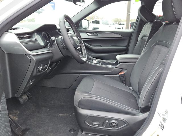 2026 Jeep Grand Cherokee L Laredo 4x4