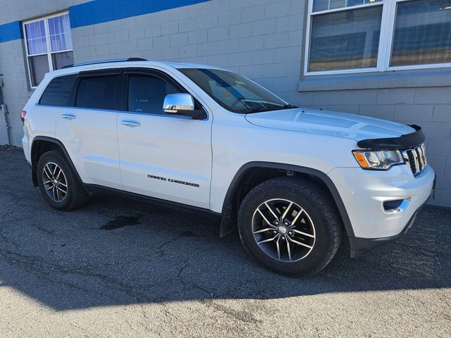Used 2017 White Jeep Limited image 3