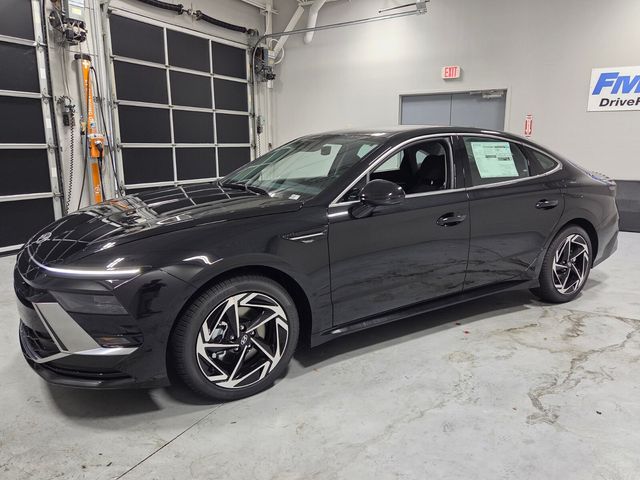 New 2026 Black Hyundai SEL Sport image 3