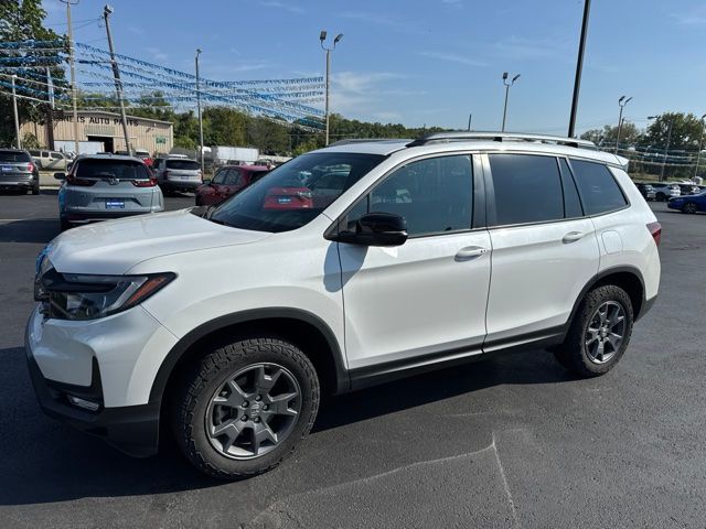 Platinum White Pearl 2025 Honda Passport SUV / Crossover All-Wheel Drive 9-Speed Automatic