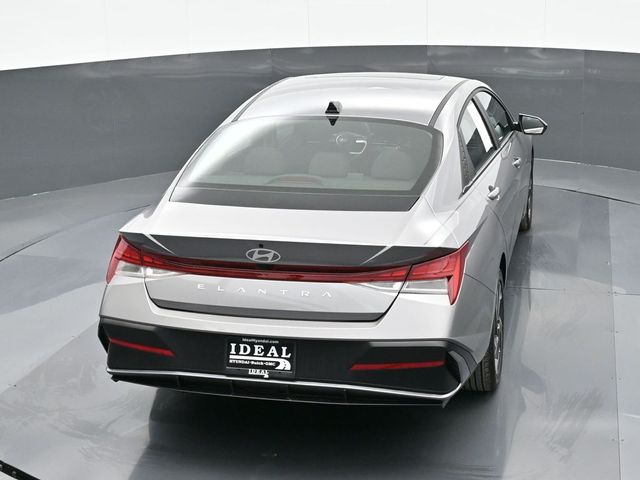 2025 Hyundai Elantra SEL 26