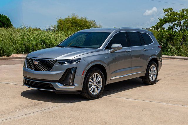 2025 Cadillac XT6 Luxury - 2