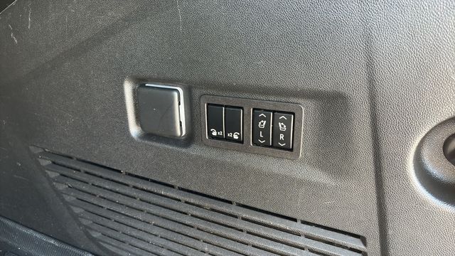 Used 2023 Silver GMC Denali image 35