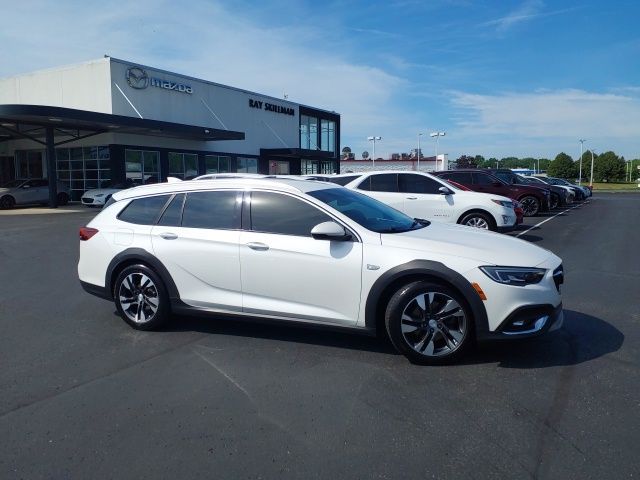 2018 Buick Regal TourX Essence