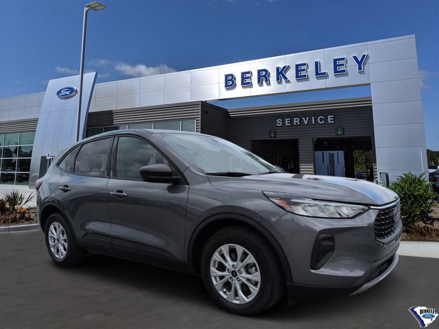 Carbonized Gray Metallic 2025 Ford Escape Active FWD SUV / Crossover Front-Wheel Drive 8-Speed Automatic