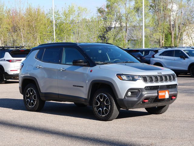 Silver Zynith Metallic Clearcoat 2025 Jeep Compass Trailhawk 4WD SUV / Crossover Four-Wheel Drive 8-Speed Automatic