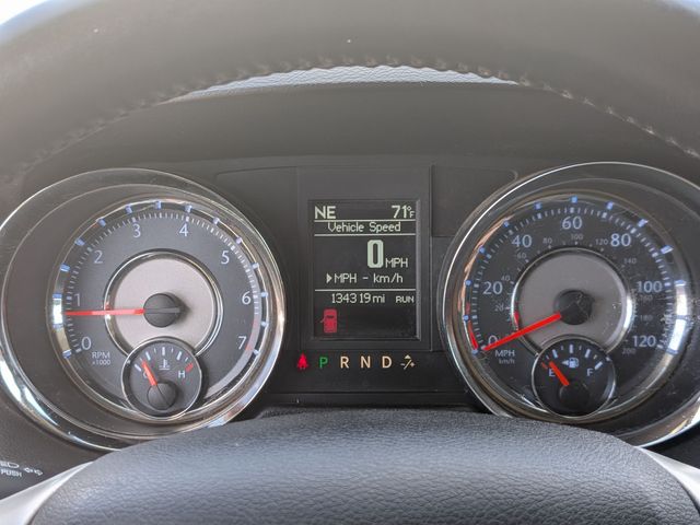 2015 Chrysler Town & Country - Image 17