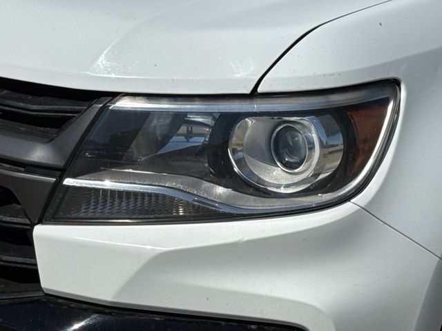 Used 2022 White Chevrolet Z71 image 4