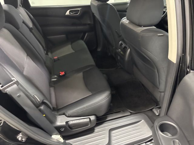 2018 Nissan Pathfinder S photo