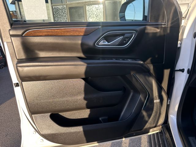 Used 2023 White Chevrolet High Country image 16