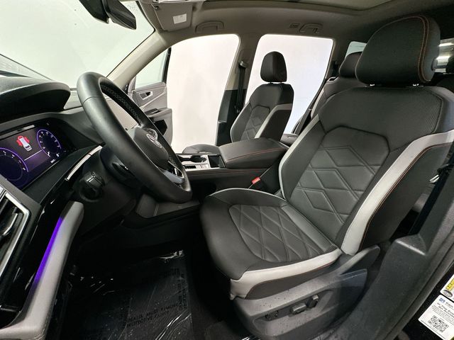 2025 Volkswagen Atlas 2.0T Peak Edition Black at Subaru and VW of Moon Township