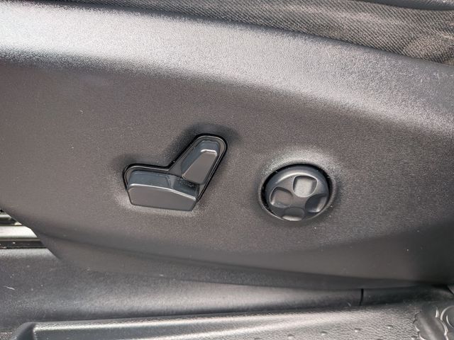 2019 Chrysler Pacifica - Image 14