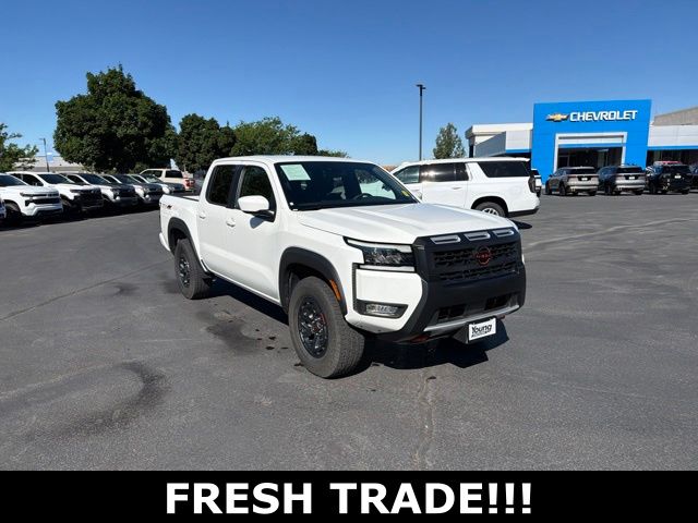Glacier White 2026 Nissan Frontier PRO-4X Crew Cab 4WD Pickup Truck Four-Wheel Drive 9-Speed Automatic Overdrive