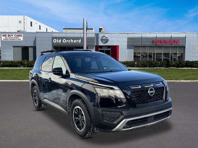 View vehicle photo 3