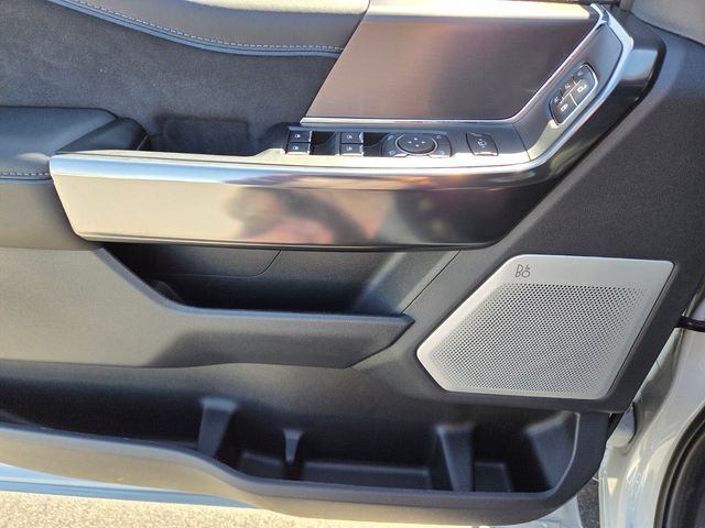 2026 Ford F-350 Super Duty Platinum - Photo 9