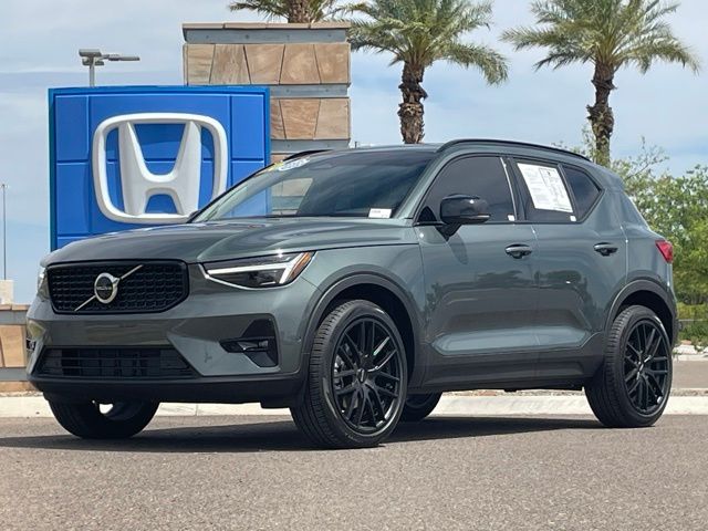 Forest Lake 2026 Volvo XC40 B5 Ultra AWD SUV / Crossover All-Wheel Drive Automatic
