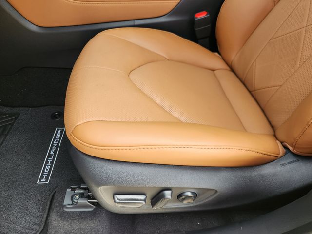 2026 Toyota Highlander Hybrid Platinum  at Classic Toyota Galveston