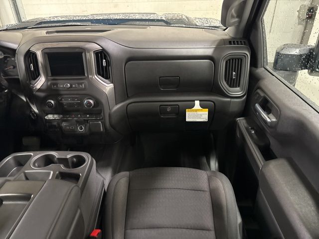 2025 Chevrolet Silverado 2500HD Custom photo