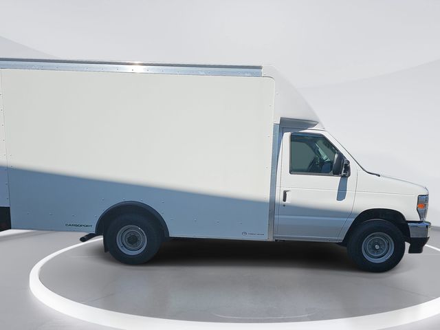 New 2027 White Ford 12' BOX VAN image 5