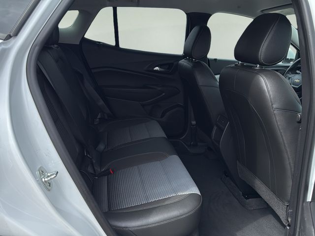 2025 Chevrolet Trax LT - Photo 11