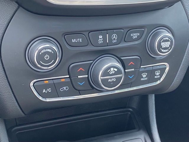 used 2021 Jeep Cherokee car, priced at $24,451