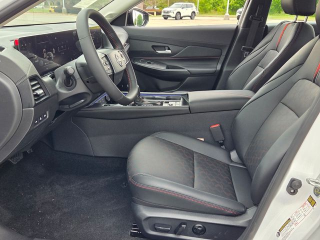 New 2026 White Nissan SR image 5