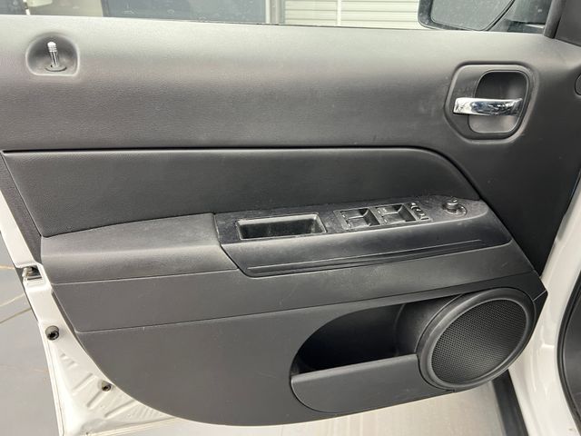 2016 Bright White Clearcoat Jeep Patriot Sport SE 4X4 SUV
