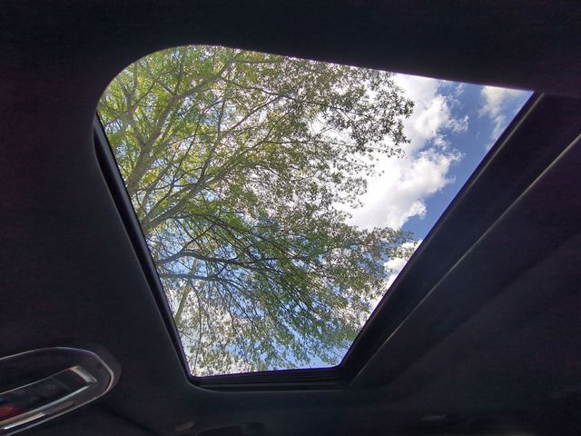 Used 2022 White Jeep Altitude image 18