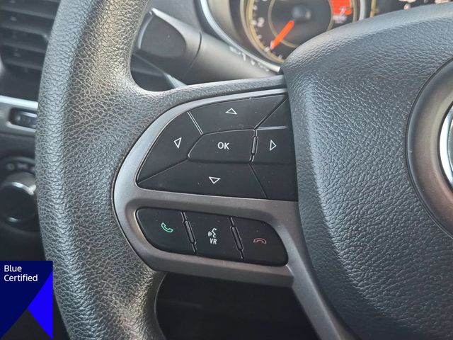 Used 2020 Silver Jeep Latitude image 18