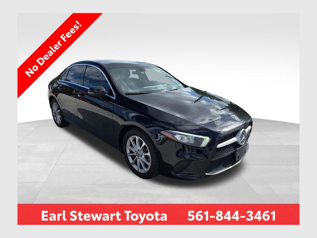 2019 Mercedes-Benz A-Class A 220 Sedan 4MATIC AWD Negro (Cosmos Black Metallic) Sedán Tracción en las cuatro ruedas 7 velocidades Automática