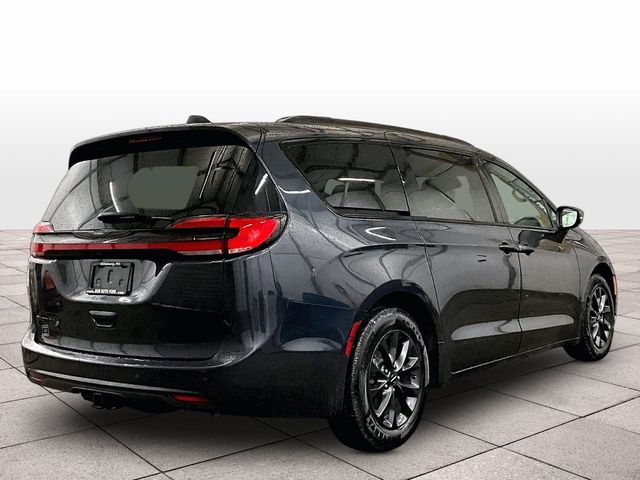 2021 Chrysler Pacifica Touring - 10