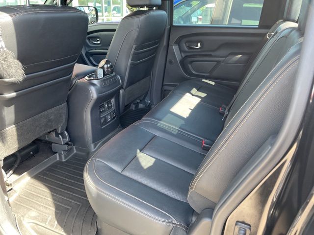 Used 2019 Magnetic Black Metallic Nissan SL image 10