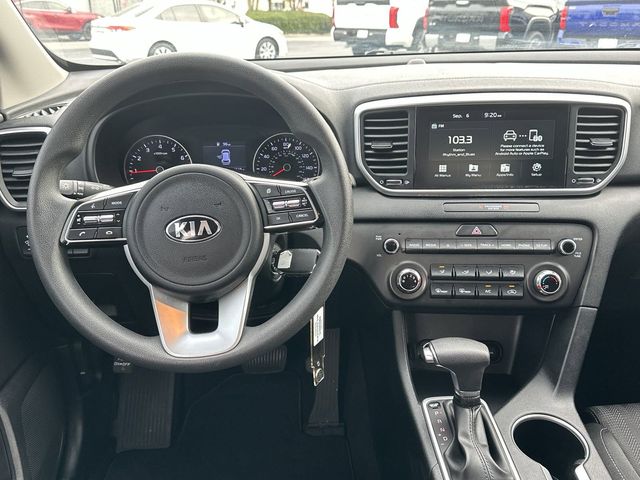 2022 Kia Sportage LX 8