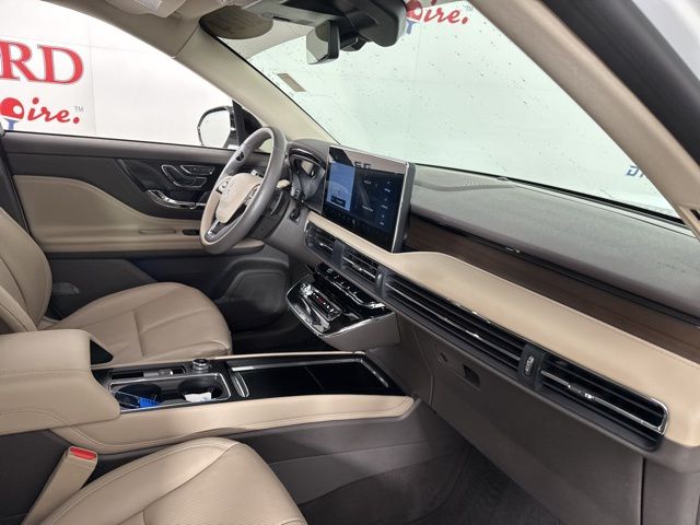 2024 Pristine White Metallic Tri-Coat Lincoln Corsair Grand Touring AWD SUV