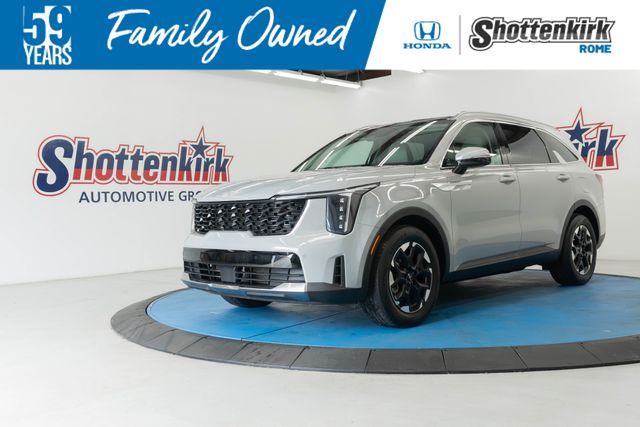 2024 Kia Sorento S AT's photo