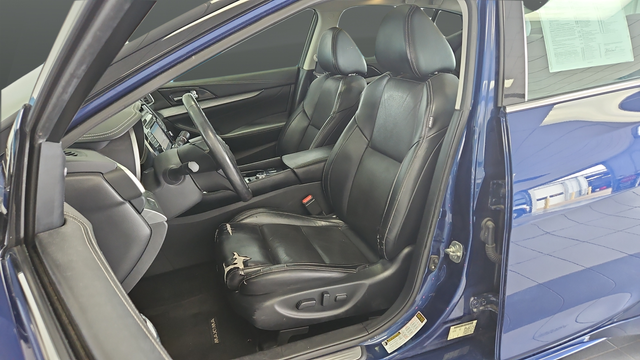 Used 2018 Deep Blue Pearl Nissan 3.5 SL image 9