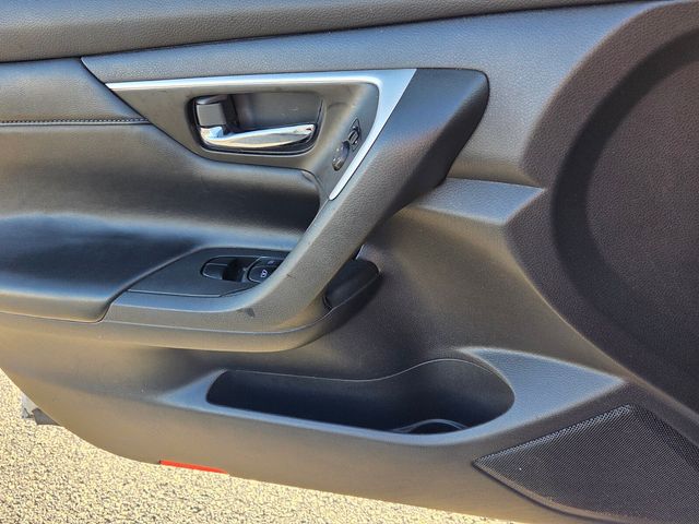 Used 2018 Silver Nissan 2.5 SL image 29