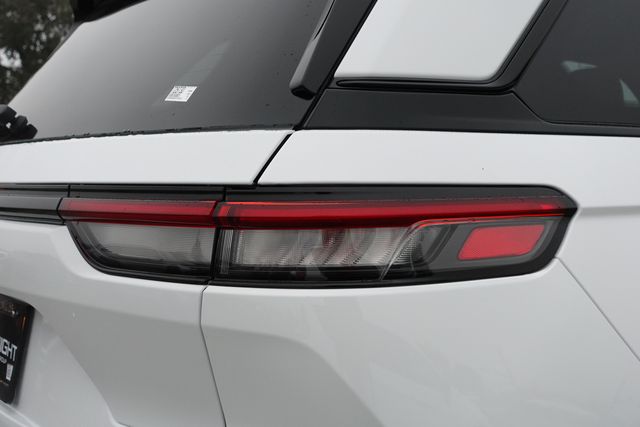 new 2025 Jeep Grand Cherokee car, priced at $37,275