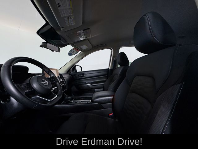 Used 2025 Nissan Pathfinder SUV