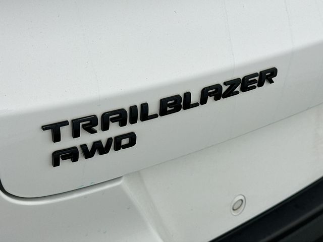 2024 Chevrolet TrailBlazer RS White at Auto Express Mitsubishi