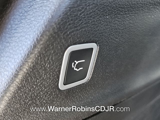 New 2026 White Chrysler Select image 14