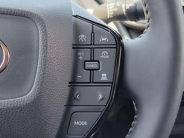 2026 Toyota Prius XLE - Photo 7