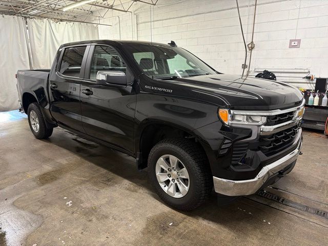 2025 Chevrolet Silverado 1500 LT Crew Cab 4WD