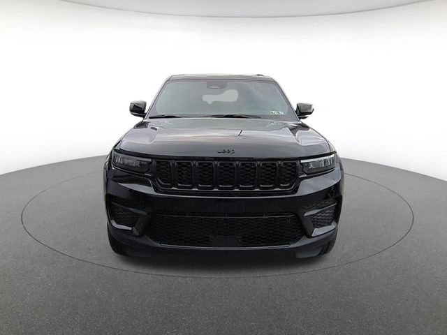 new 2025 Jeep Grand Cherokee car, priced at $42,199