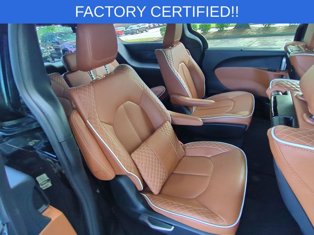 Used 2025 Black Chrysler Pinnacle image 36