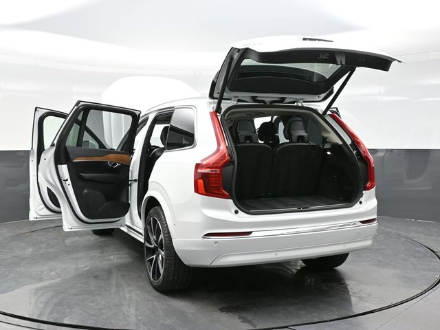 2024 Volvo XC90 B5 Plus photo