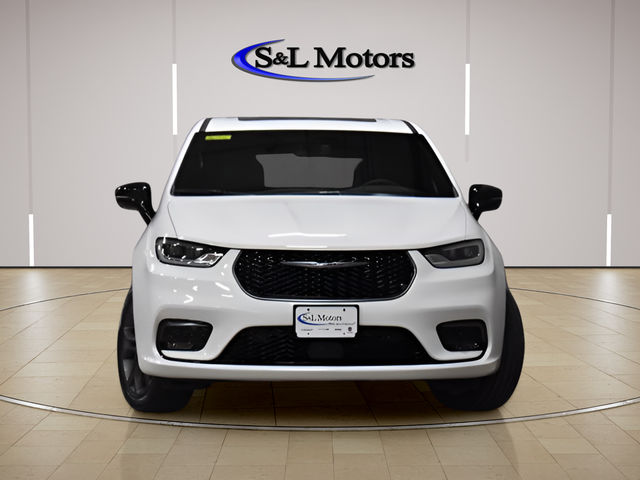 View vehicle photo 2