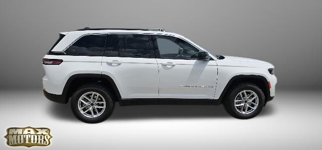 2024 Jeep Grand Cherokee Laredo 15