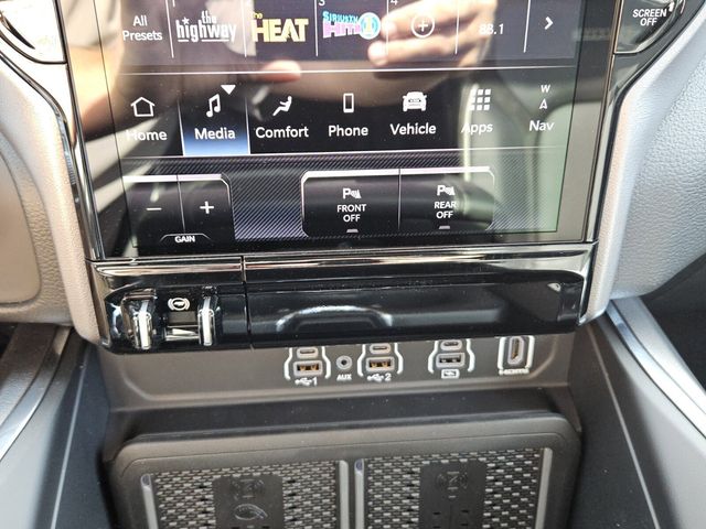 2026 Ram 1500 Laramie Crew Cab 4x4 5'7" Box