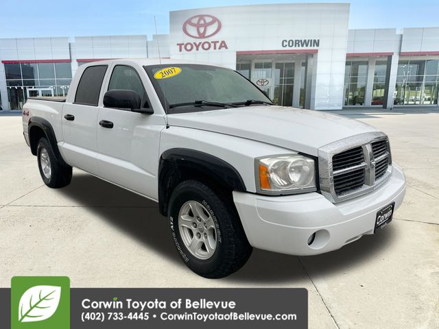 Bright White Clearcoat 2007 Dodge Dakota SLT Quad Cab 4WD Pickup Truck Four-Wheel Drive 5-Speed Automatic